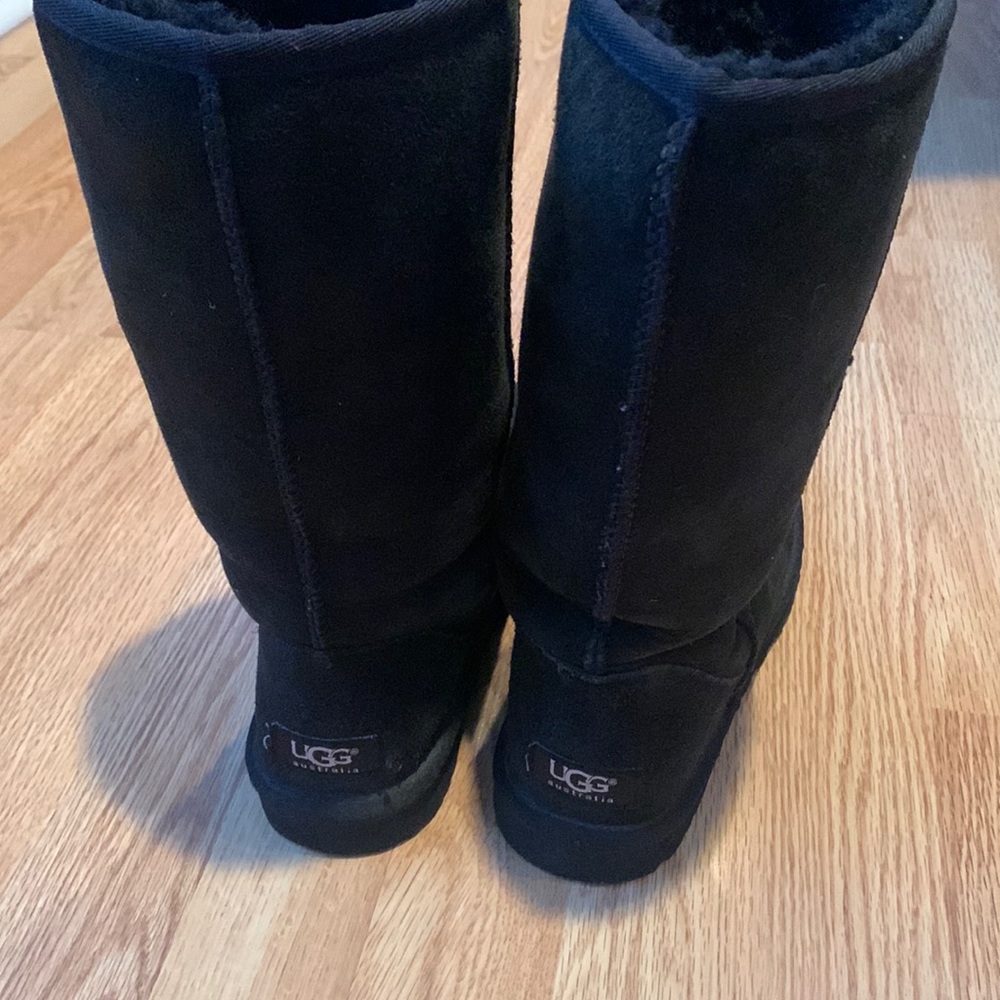 Black Women's UGG Boots Size 6